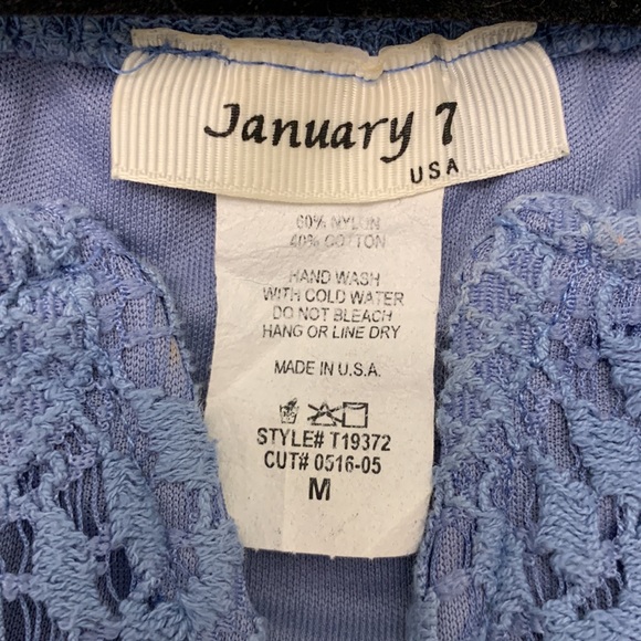 Dainty lace crop top, size medium as new condition. - Picture 2 of 3